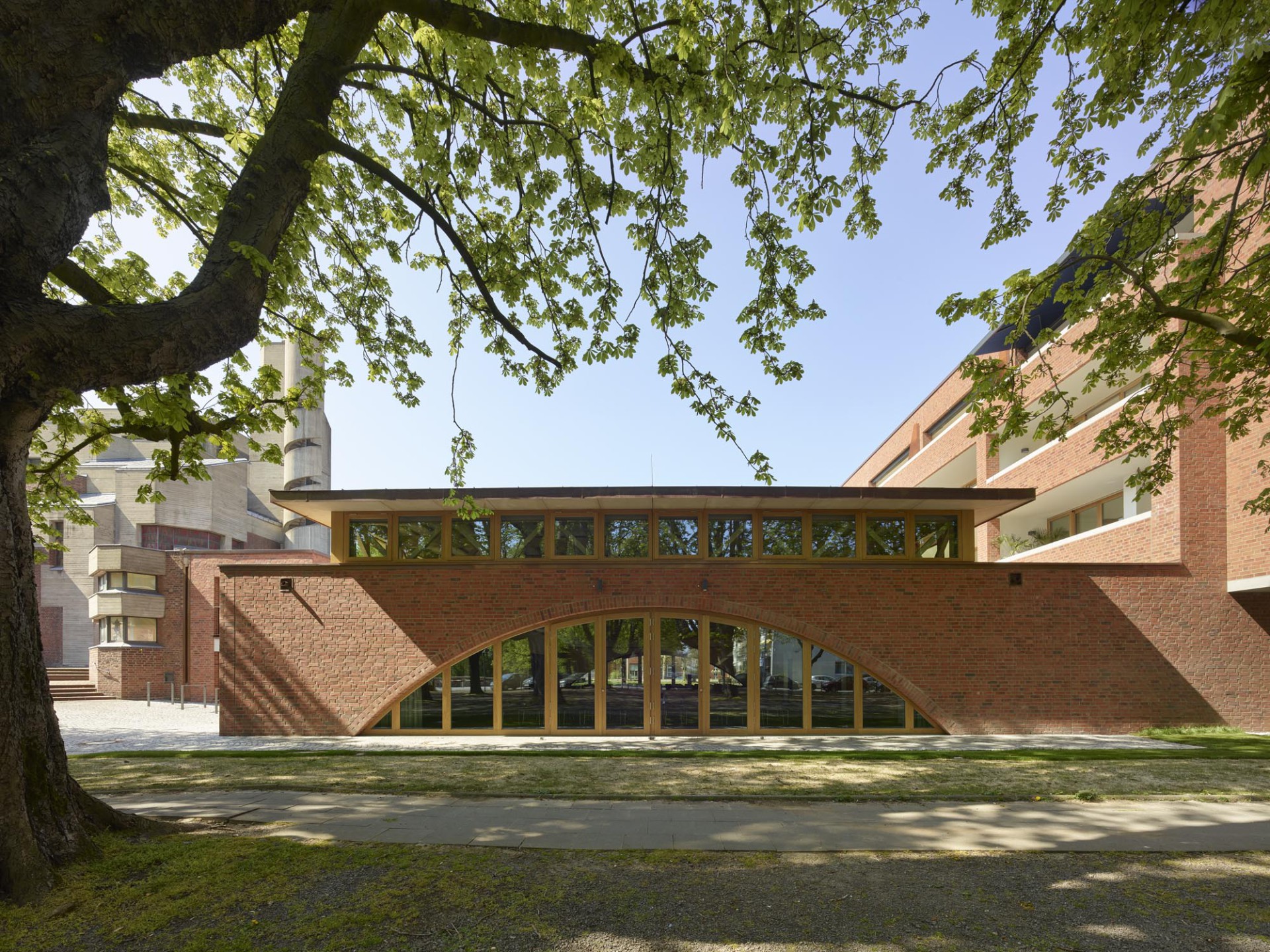 School Annex and Housing, Cologne-Lindenthal