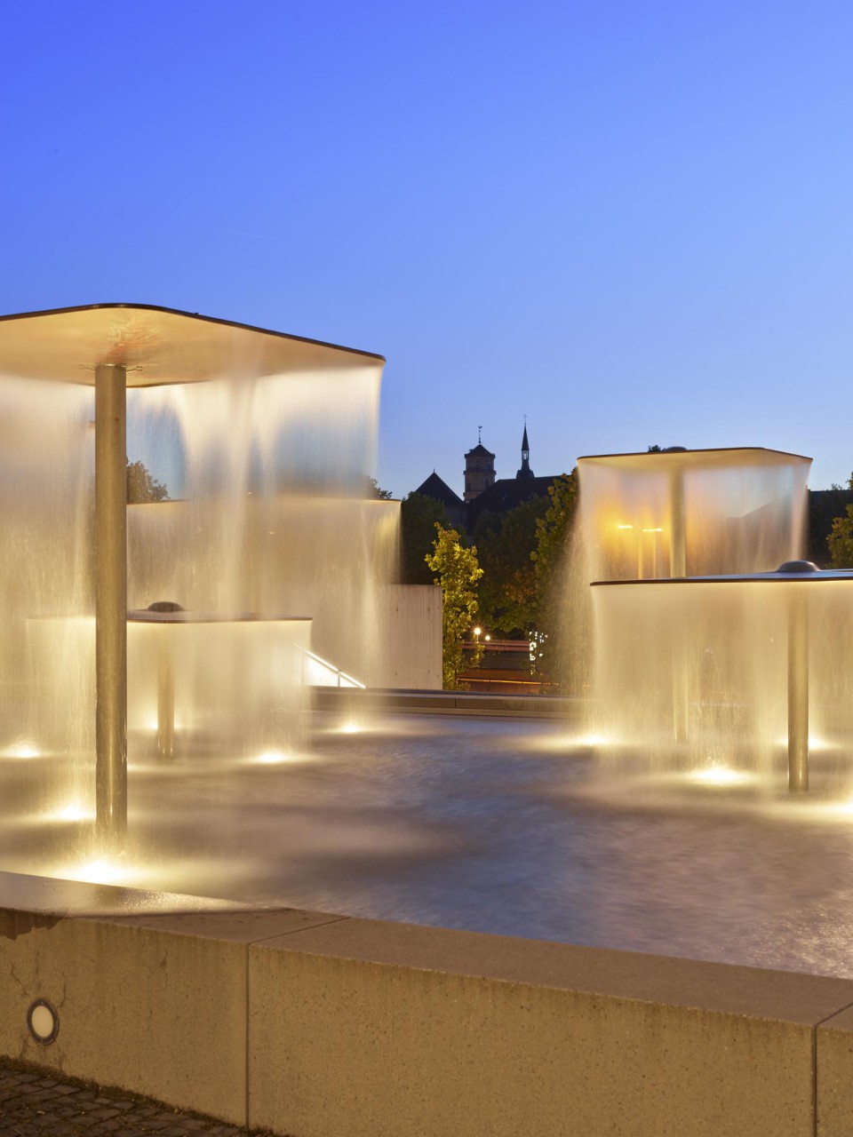 Vorfeld Württembergische Landesbibliothek - Boulevard, Freitreppe und Platz mit Fitz-Faller-Brunnen